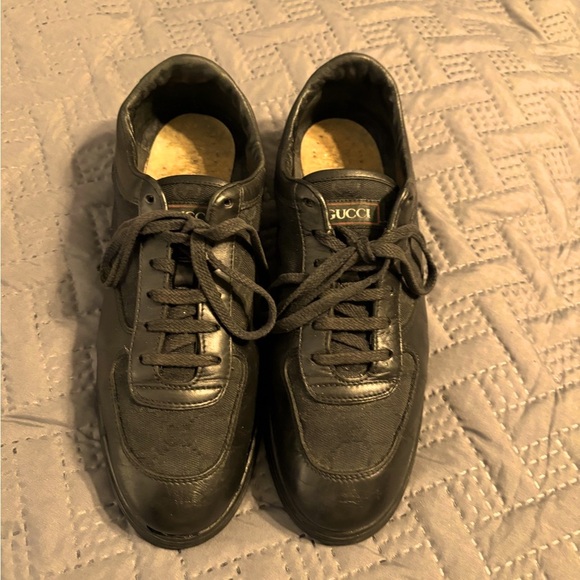 Classic Authentic Black Gucci Sneakers - Picture 10 of 16